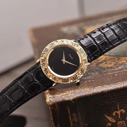 Piaget Vintage 9118 – 18K Yellow Gold