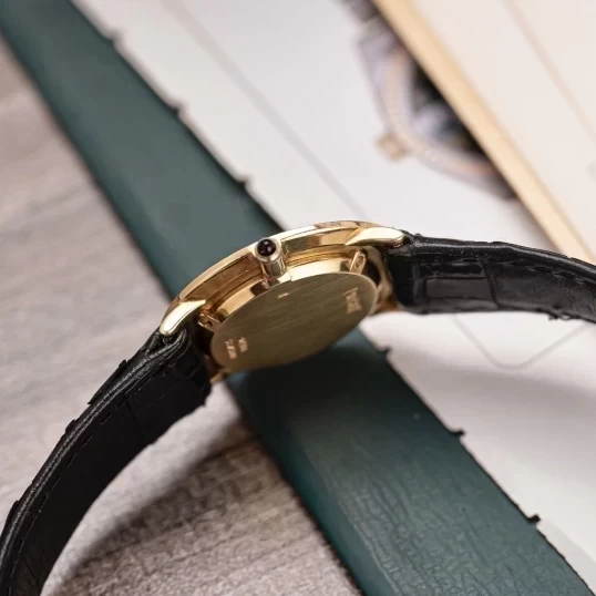 Piaget Vintage 9118 – 18K Yellow Gold