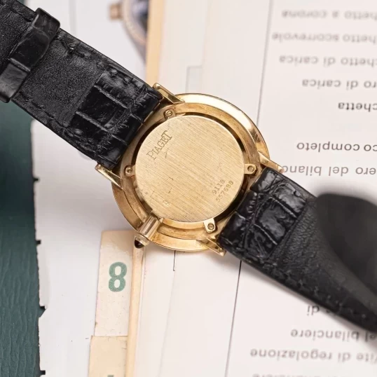 Piaget Vintage 9118 – 18K Yellow Gold