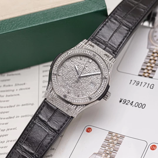 Hublot Classic Fusion Titanium 42mm Ref. 542.NX.2611.LR Custom Full Diamonds Pave