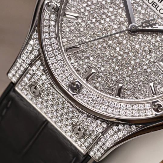 Hublot Classic Fusion Titanium 42mm Ref. 542.NX.2611.LR Custom Full Diamonds Pave