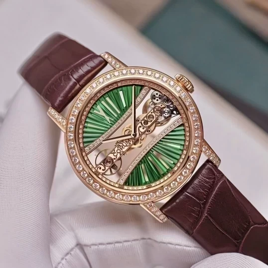 Corum Golden Bridge Round 39mm – Ref. 39 B113/03168 – 113.000.85/0F90 DV91R