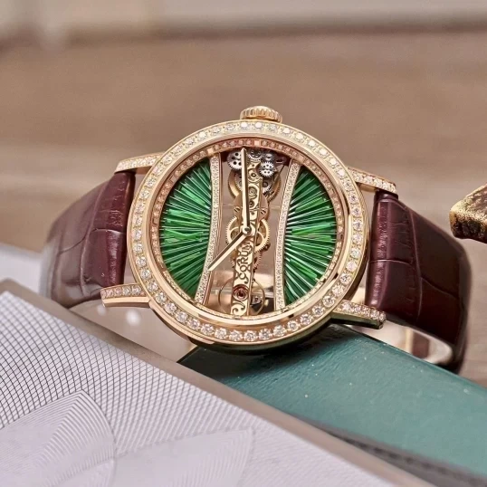 Corum Golden Bridge Round 39mm – Ref. 39 B113/03168 – 113.000.85/0F90 DV91R