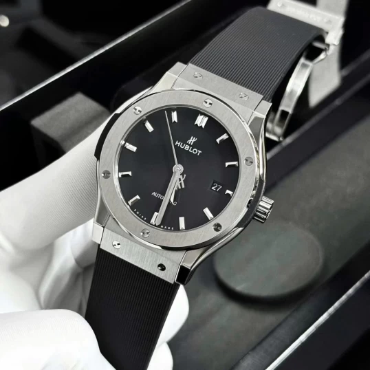 Hublot Classic Fusion Titanium 42mm Ref. 542.NX.1171.RX