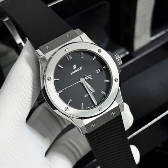 Hublot Classic Fusion Titanium 42mm Ref. 542.NX.1171.RX
