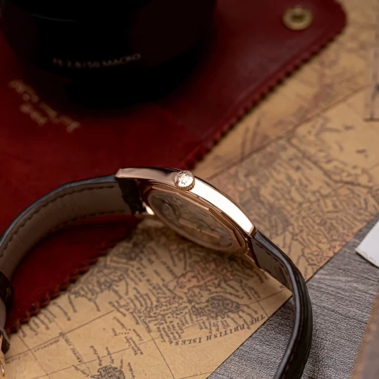 Patek Philippe Calatrava 37mm 6000R-001 date 2014