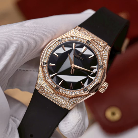 Hublot Classic Fusion Orlinski King Gold Pavé 40mm Ref. 550.OS.1800.RX.1604.ORL19