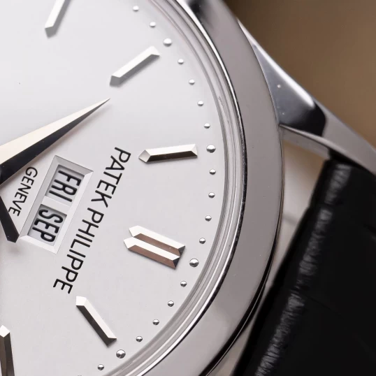 Patek Philippe Complications Annual Calendar Moonphase 5396G-011 – White Gold, 38.5mm