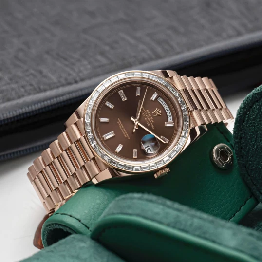 Rolex Oyster Perpetual Day-Date 40mm 228235 Everose Gold Chocolate Dial – Custom Baguette Diamond Bezel