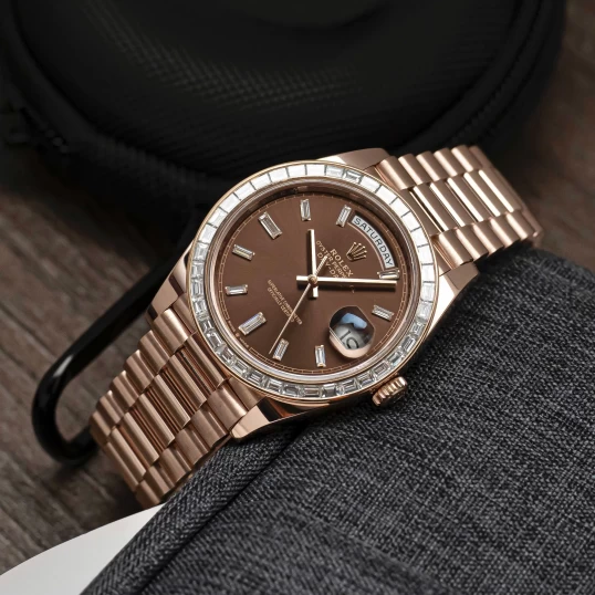 Rolex Oyster Perpetual Day-Date 40mm 228235 Everose Gold Chocolate Dial – Custom Baguette Diamond Bezel