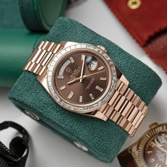 Rolex Oyster Perpetual Day-Date 40mm 228235 Everose Gold Chocolate Dial – Custom Baguette Diamond Bezel