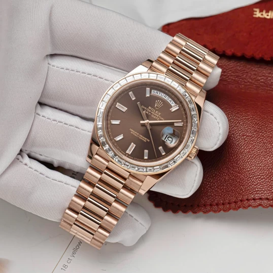 Rolex Oyster Perpetual Day-Date 40mm 228235 Everose Gold Chocolate Dial – Custom Baguette Diamond Bezel