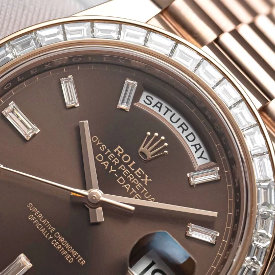 Rolex Oyster Perpetual Day-Date 40mm 228235 Everose Gold Chocolate Dial – Custom Baguette Diamond Bezel