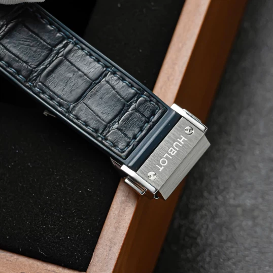 Hublot Classic Fusion Titanium Blue 42mm – Ref. 542.NX.7170.LR