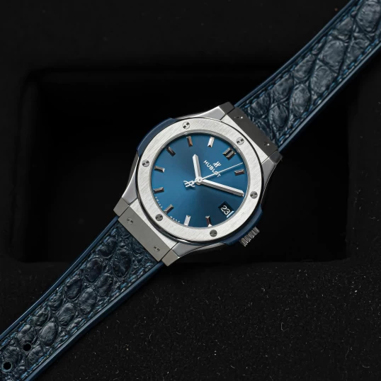 Hublot Classic Fusion Titanium Blue 33mm – Ref. 581.NX.7170.LR