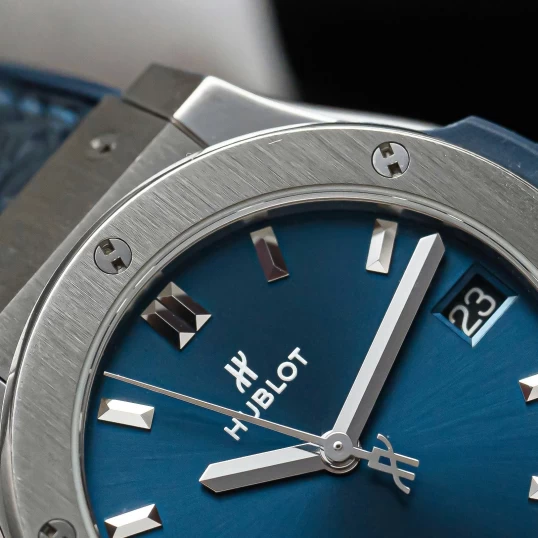 Hublot Classic Fusion Titanium Blue 33mm – Ref. 581.NX.7170.LR