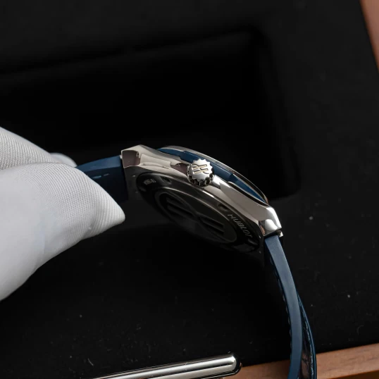 Hublot Classic Fusion Titanium Blue 33mm – Ref. 581.NX.7170.LR