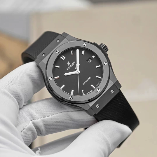 Hublot Classic Fusion Black Magic 42mm Ref. 542.CM.1171.RX