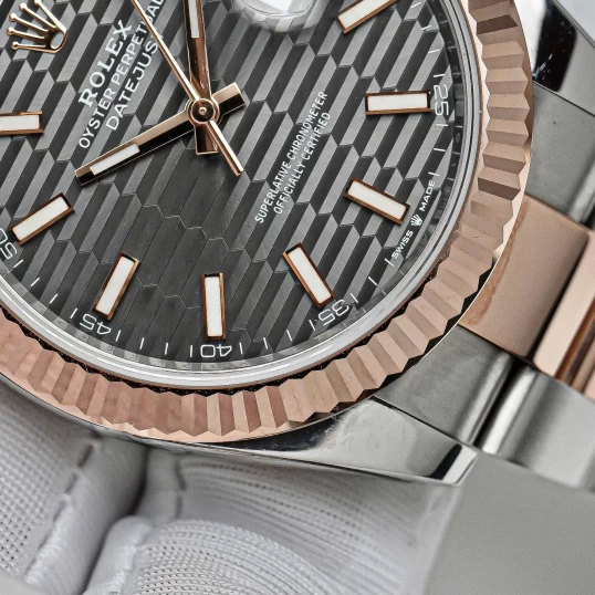 Rolex Oyster Perpetual Datejust 41mm Ref. 126301 Mặt số hoạ tiết gạch ( Brick Pattern Dial )