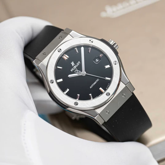Hublot Classic Fusion Titanium 42mm Ref. 542.NX.1270.RX