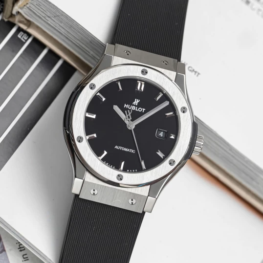 Hublot Classic Fusion Titanium 42mm Ref. 542.NX.1270.RX
