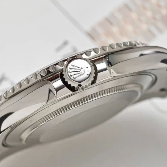 Rolex Oyster Perpetual Yacht-Master 40mm Oystersteel & Platinum Ref. 126622 Blue Dial