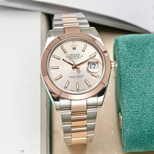 Rolex Oyster Perpetual Datejust 41 Sundust Dial – Ref. 126301
