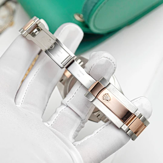 Rolex Oyster Perpetual Datejust 41 Sundust Dial – Ref. 126301