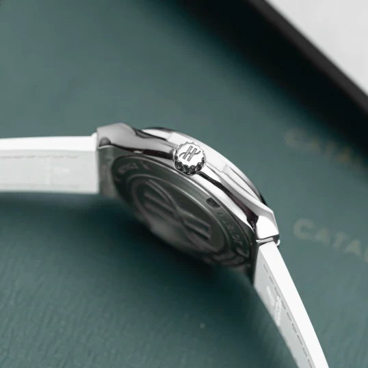 Hublot Classic Fusion Titanium Diamonds 33mm Ref. 581.NE.2010.LR.1204