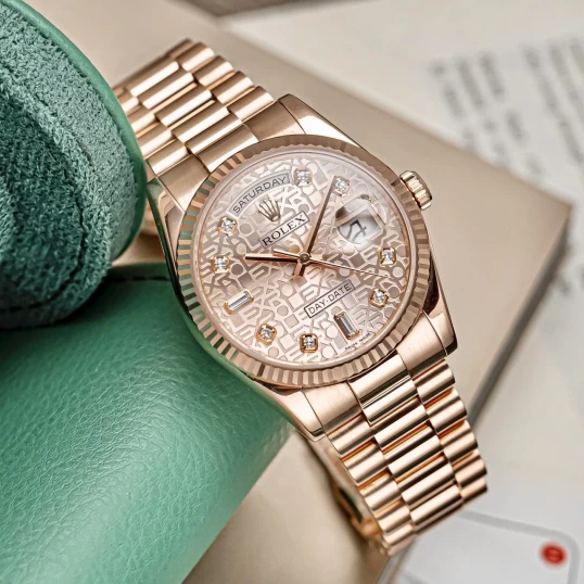 Rolex Oyster Perpetual Day-Date 36 Mặt vi tính hồng - Ref. 118235