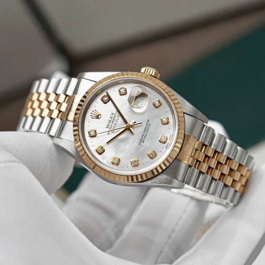 Rolex Oyster Perpetual Datejust 36mm Ref. 16233 – MOP White Dial