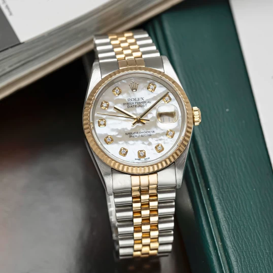 Rolex Oyster Perpetual Datejust 36mm Ref. 16233 – Mặt khảm trai trắng vân mây