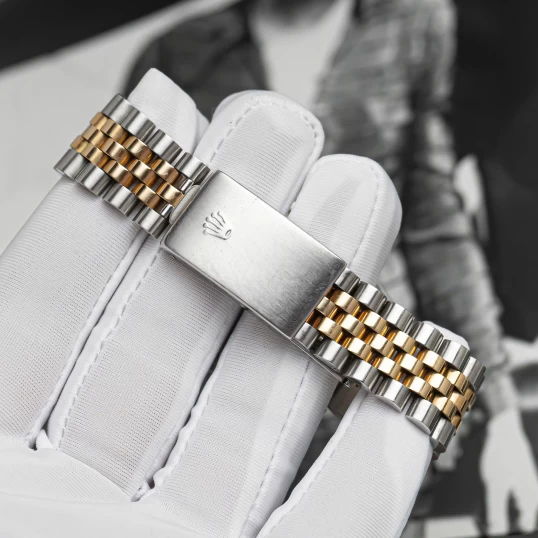 Rolex Oyster Perpetual Datejust 36mm Ref. 16233 – Mặt khảm trai trắng vân mây