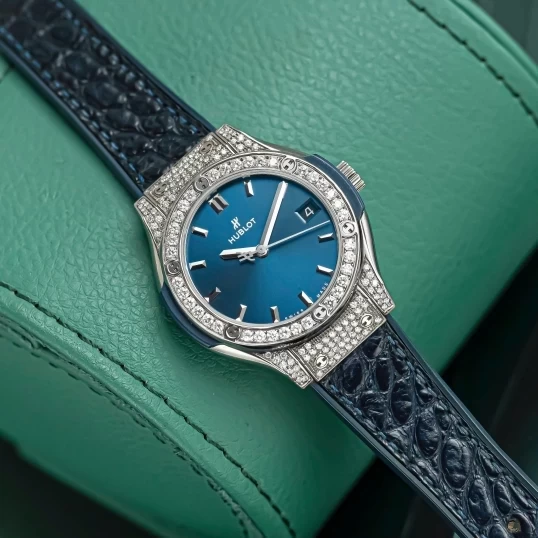 Hublot Classic Fusion Titanium Blue 33mm Custom Diamond – Ref. 581.NX.7170.LR