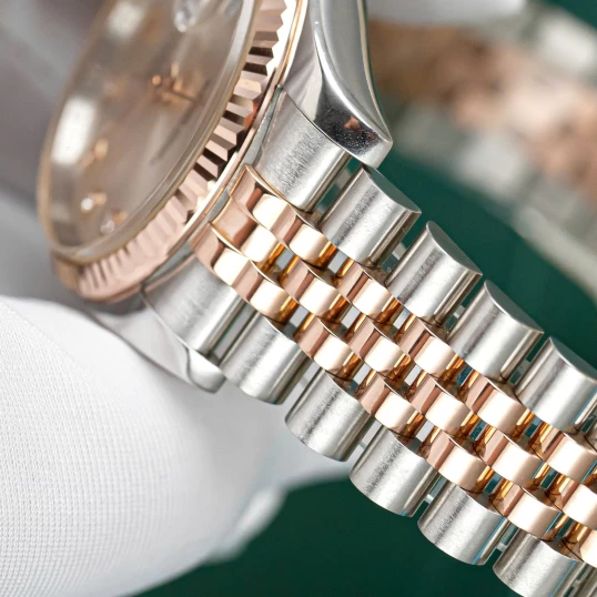 Rolex Oyster Perpetual Datejust 36mm Ref. 116231 - Silver Sunburst Dial