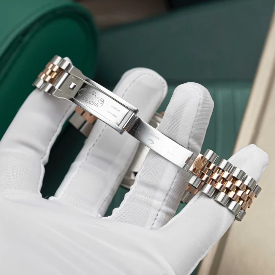 Rolex Oyster Perpetual Datejust 36mm Ref. 116231 - Silver Sunburst Dial