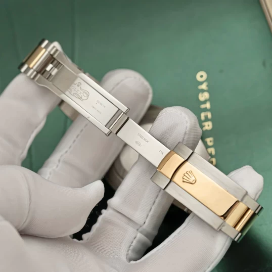 Rolex Oyster Perpetual Datejust 41 Ref. 126333 – Black Dial Diamond