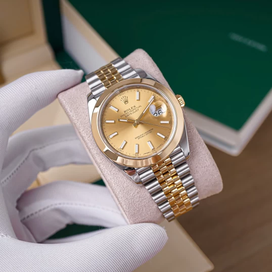 Rolex Oyster Perpetual Datejust 41mm Ref. 126303 Champagne Dial
