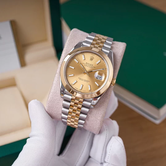 Rolex Oyster Perpetual Datejust 41mm Ref. 126303 Champagne Dial