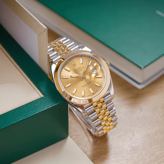 Rolex Oyster Perpetual Datejust 41mm Ref. 126303 Champagne Dial