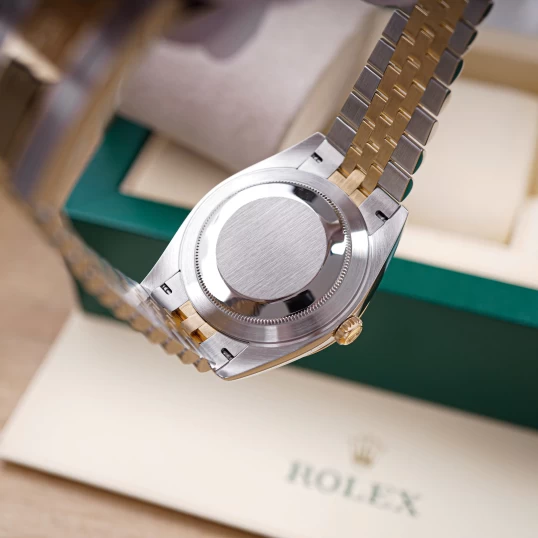 Rolex Oyster Perpetual Datejust 41mm Ref. 126303 Champagne Dial