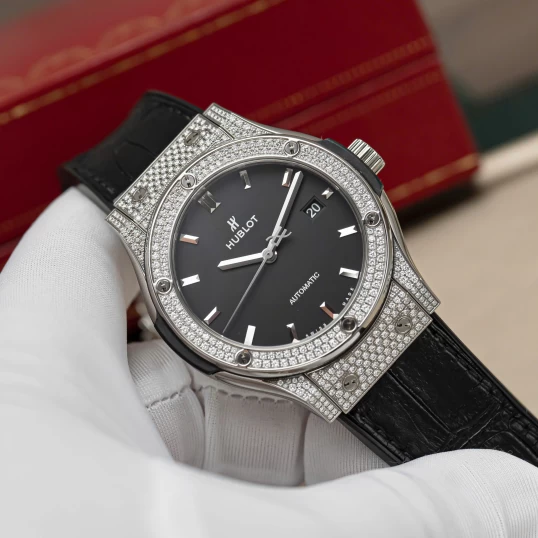 Hublot Classic Fusion Titanium Pavé 42mm - Ref. 542.NX.1171.LR.1704