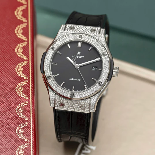 Hublot Classic Fusion Titanium Pavé 42mm - Ref. 542.NX.1171.LR.1704