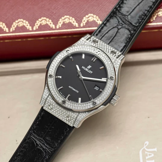 Hublot Classic Fusion Titanium Pavé 42mm - Ref. 542.NX.1171.LR.1704
