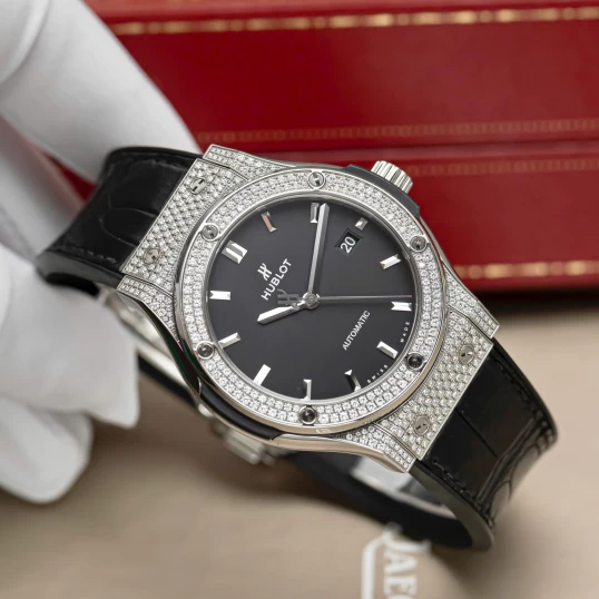 Hublot Classic Fusion Titanium Pavé 42mm - Ref. 542.NX.1171.LR.1704