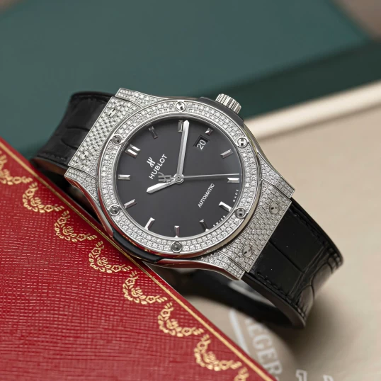 Hublot Classic Fusion Titanium Pavé 42mm - Ref. 542.NX.1171.LR.1704