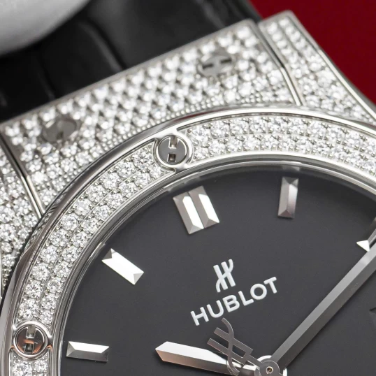 Hublot Classic Fusion Titanium Pavé 42mm - Ref. 542.NX.1171.LR.1704