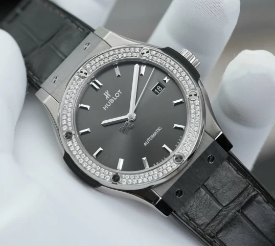 Hublot Classic Fusion Grey Titanium 42mm - Ref. 542.NX.7071.LR