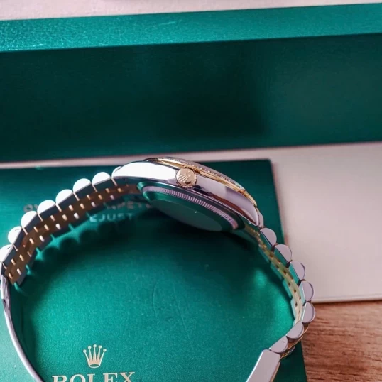 Rolex Oyster Perpetual Datejust 36 Ref. 126233 – Mặt số màu bạc