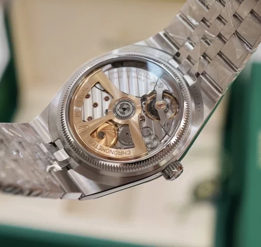 Rolex Oyster Perpetual Land-Dweller 36 Ref. 127234-0001 – Mặt số trắng họa tiết